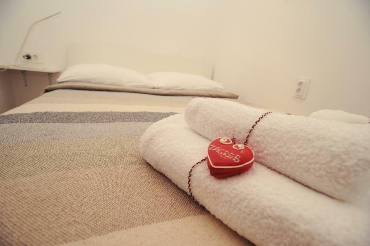 Garden Town Apartment ซาเกร็บ ภายนอก รูปภาพ